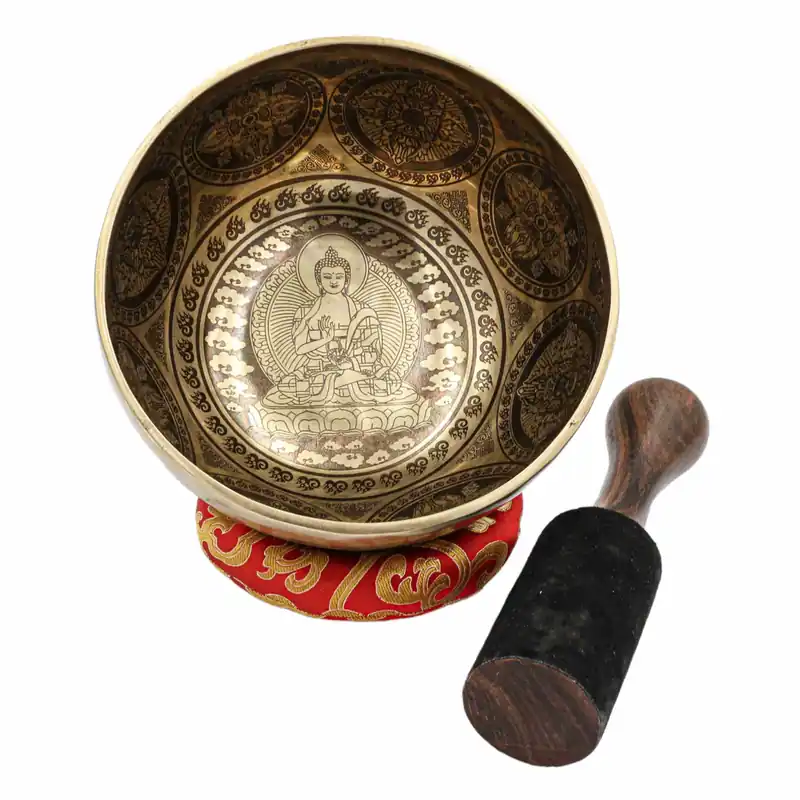Le Bouddha a sculpté un bol tibétain jambati.