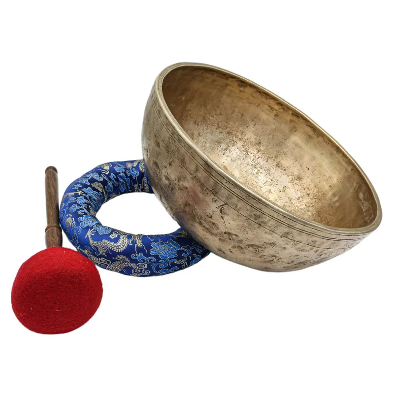 Bol Jambati en métal martelé, de 13 cm, utilisé dans la tradition bouddhiste.