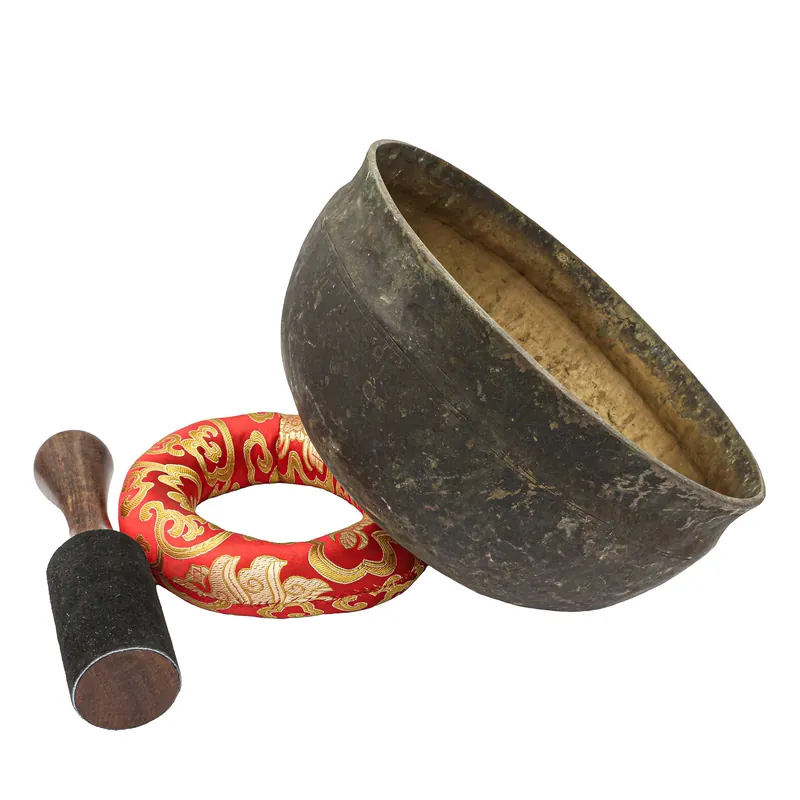 Chanting ultabati du bol bouddhiste