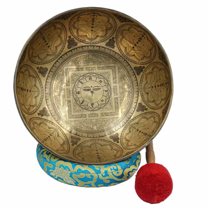 Le bol Jambati sculpté d’un œil de Bouddha