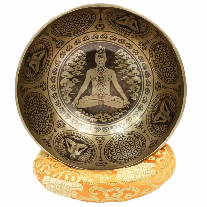 Yogi bouddhiste a sculpté un bol chantant Jambati