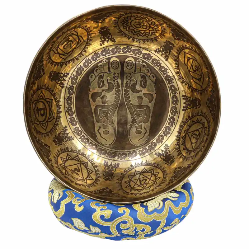 Bol bouddhiste Jambati sculpté avec des pieds de Bouddha