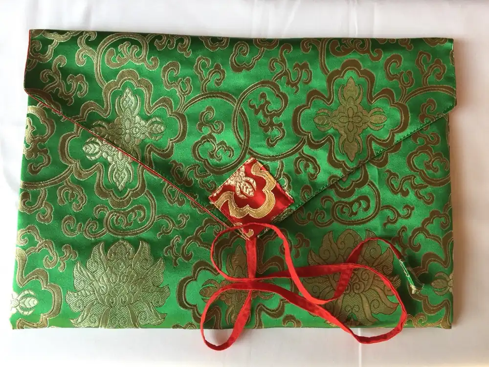 Couverture de pecha en brocart de soie verte