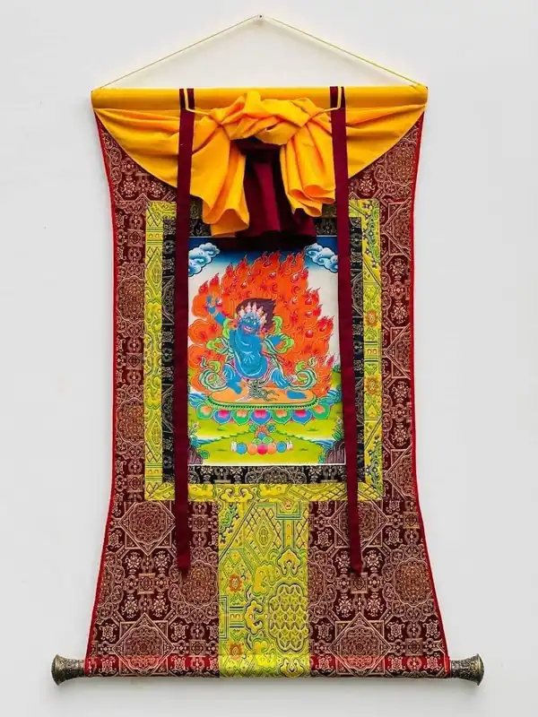 Peinture de Vajrapani encadrée de soie