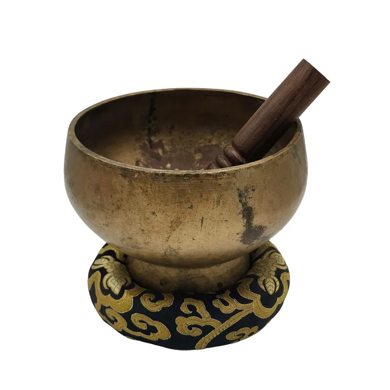 Ancienne bol tibétain martelé à la main.
