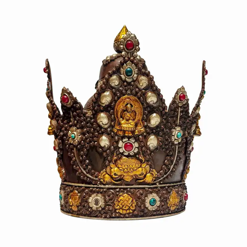 Couronne bouddhiste avec un design du Bouddha Vairocana